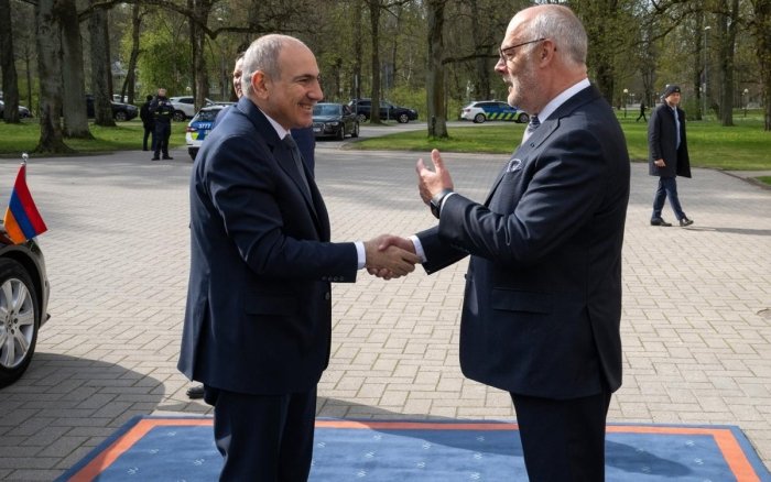 Pashinyan Estoniya poytaxtidan hayratda