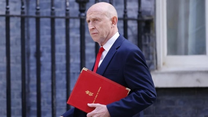 London Ho‘rmuz bo‘g‘ozidagi mudofaa missiyasi uchun qiruvchi samolyotlar, dronlar va harbiy kema ajratishini ma’lum qildi