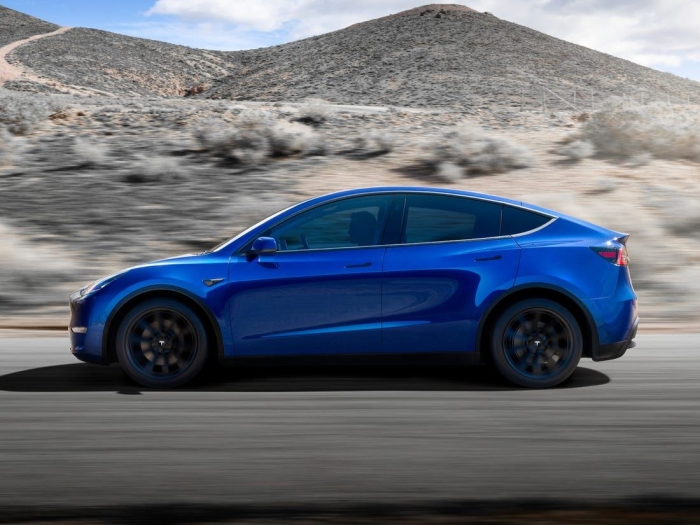 Tesla арзон электромобилини ишлаб чиқарди