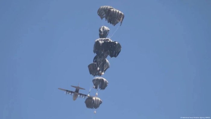 Ғазода гуманитар ёрдам қутиси қулаши оқибатида 14 ёшли ўсмир ҳалок бўлди