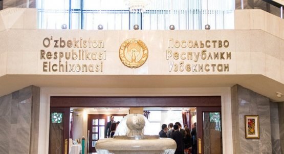 Juda yosh qizlar bilan porno videolar