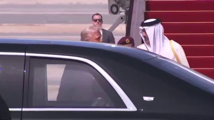 Трамп Қатарга расмий ташриф билан келди Трамп Қатарга расмий ташриф билан келди