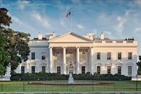 Тарихий ёдгорликларни муҳофаза қилиш гуруҳи Трампнинг бал зали лойиҳаси юзасидан Оқ уйни судга берди