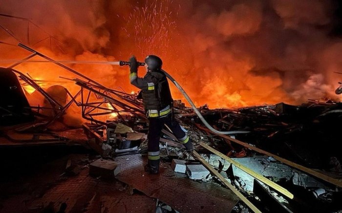 Днепрдаги дрон ҳужумидан кейин жабрланганлар сони 28 кишига етди Днепрдаги дрон ҳужумидан кейин жабрланганлар сони 28 кишига етди