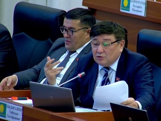 Qirg‘iztonlik deputat O‘zbekiston va Qozog‘iston suv uchun pul to‘lamasligidan norozilik bildirdi