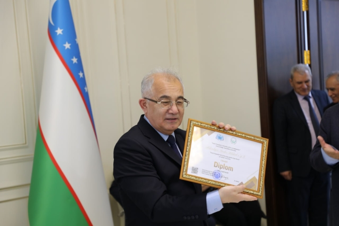 “Инсон ҳуқуқлари соҳасида таълим ва тадқиқотлар” танлови ғолиблари тақдирланди