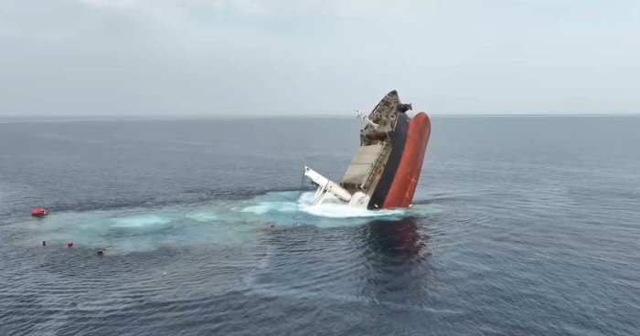 Hutiylar Eternity C kemasi ekipajini ozod qilishdi