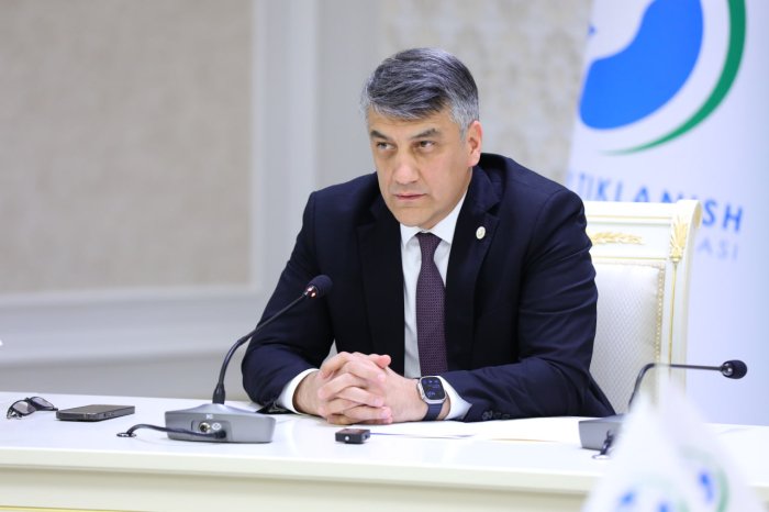 Alisher Qodirov: “Pedagoglarga 50 yoshdan pensiya berilishi kerak”