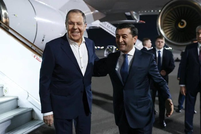 Сергей Лавров Самарқандга етиб келди Сергей Лавров Самарқандга етиб келди