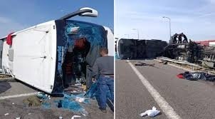 Туркияда туристлар автобуси ва юк машинаси тўқнашувида 11 киши ҳалок бўлди