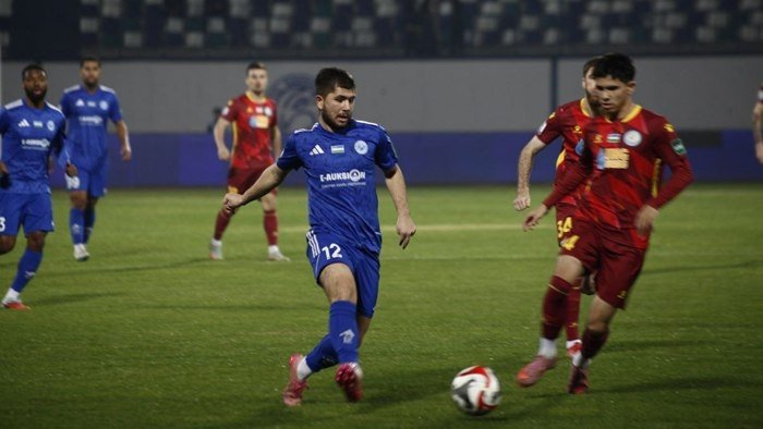 Jinsiy aloqa paytida ichkaridan qinning videosini tomosha qiling. Mast qiz taksi haydovchisi bilan jinsiy aloqa qilgan