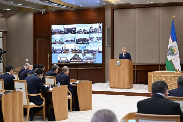 Шавкат Мирзиёев: "Ишлаб чиқариши бор 526 та корхона бирор марта ҳам экспорт қилмаган"