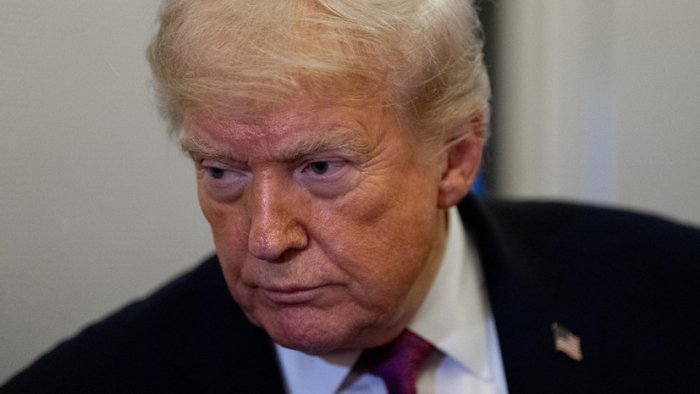 Ҳўрмуз бўғозидаги инқироз: Трамп Оқ уйда шошилинч йиғилиш ўтказди