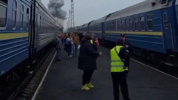 Rossiya droni Ukraina — Polsha chegarasi yaqinida yo‘lovchi poyezdiga zarba berdi