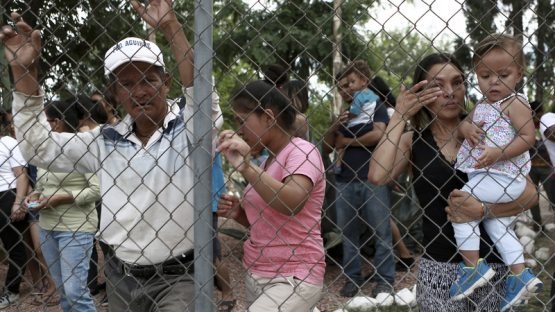 Қонун лойиҳаси: мигрантлар учун АҚШ эшикларини буткул ёпилиши мумкин