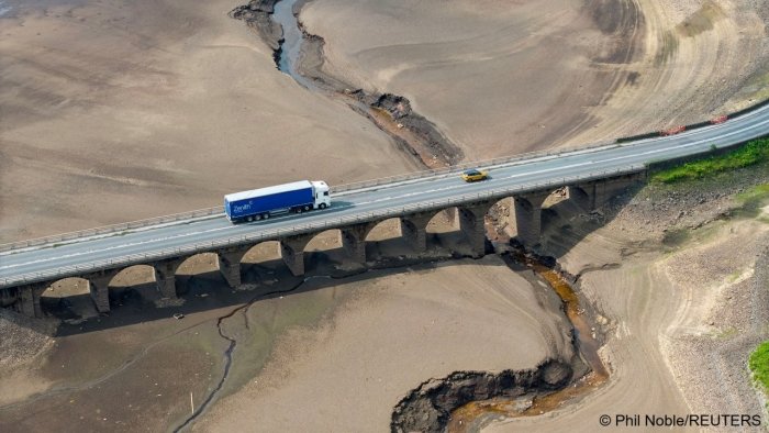 Буюк Британияда қурғоқчилик сабабли сувдан фойдаланишга чекловлар жорий этилди — Deutsche Welle 