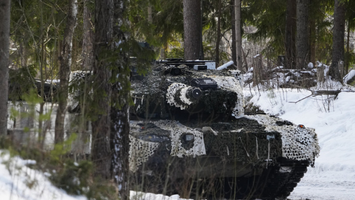 Финляндия президенти Ниинистё Украина Қуролли кучларига яна учта Leopard 2 танкини етказиб беришни маъқуллади.