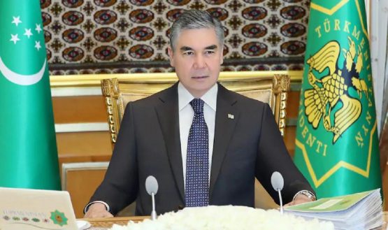 Ana xolos! Turkmaniston Prezidenti harbiylarga murabbo pishirishni buyurdi