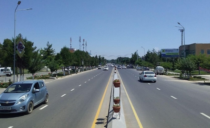 Samarqandda avtomobil yo‘llari ochilib, tramvay harakati tiklandi