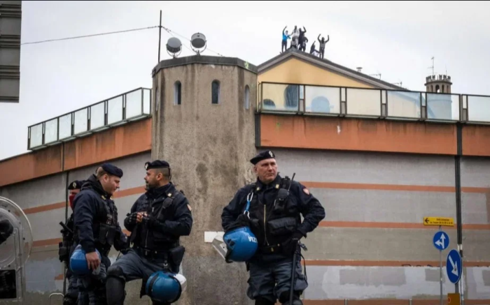 Италияда қамоқхоналар сиғими 15 000 ўринга оширилади