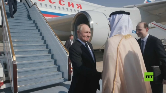 Путин Саудия Арабистонига етиб борди