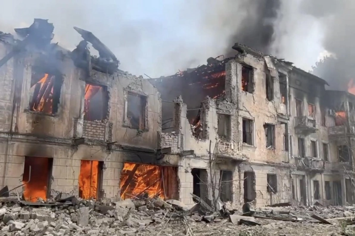 Россия қуролли кучларининг Днепропетровскка ҳужуми оқибатида бир неча киши ҳалок бўлди ва яраланди