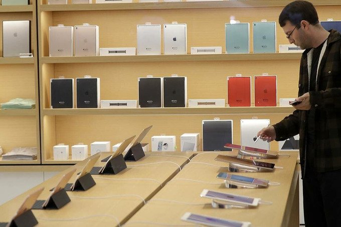 Rossiyadagi Apple xizmat ko‘rsatish markazlarida iPhone va MacBook uchun ehtiyot qismlari tugadi 