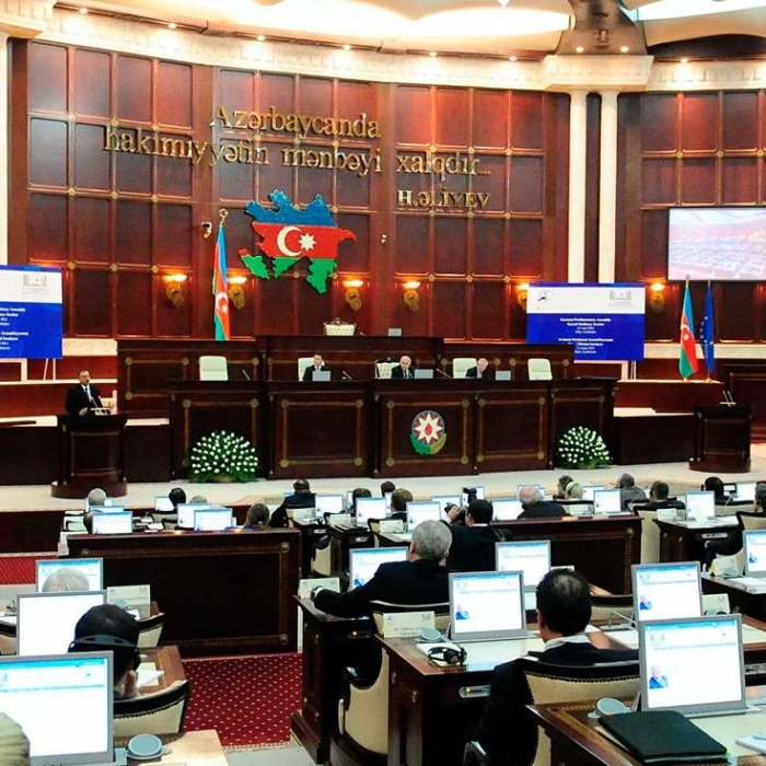 Ozarbayjon parlamenti Armaniston bilan chegarada xavfsizlik zonasi yaratishni taklif qildi