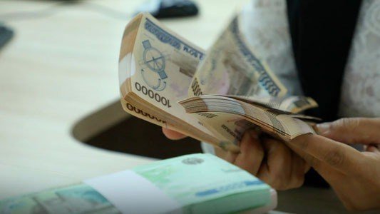 Педагоглар учун аттестация ва устама ҳақ тўғрисида янги тартиблар белгиланди