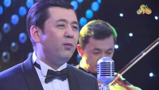 Хонанда Аваз Олимов исмига "бек" қўшимчасини қўшмагани учун бошловчини ҳақорат қилди (видео)