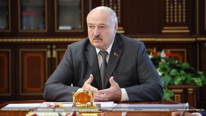 Lukashenko ta’lim sohasida lisenziyalashni joriy etish va "hamma narsani imkonsiz darajaga qadar tozalash" haqida ko‘rsatma berdi