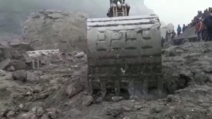 Ҳиндистондаги бахтсиз ҳодисада беш киши ҳалок бўлди Ҳиндистондаги бахтсиз ҳодисада беш киши ҳалок бўлди