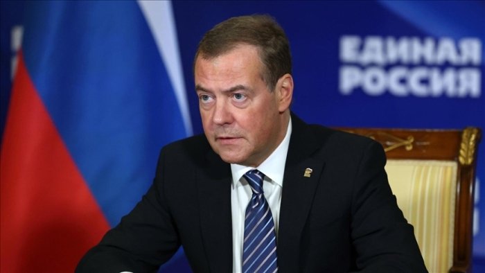 Medvedev Berlinning Putinni prezident deb atamaslik qarorini «uyatli zaiflik» deb hisobladi