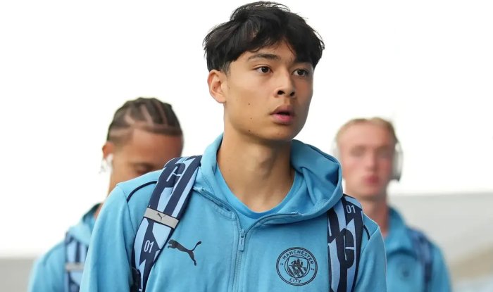 "Манчестер Сити"нинг 19 ёшли иқтидори Оксфорд университетида ўқиш учун профессионал футболни ташлади