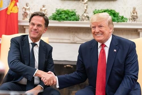 Трамп Европадаги NATO кучларида Америка қўмондонлигини сақлаб қолишни режалаштирмоқда — Reuters 