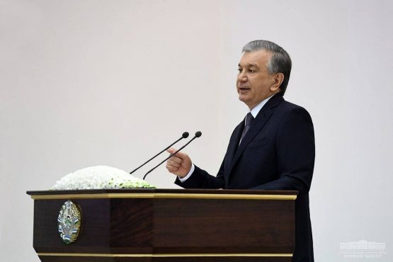 Men onamni eshak bilan sikdim