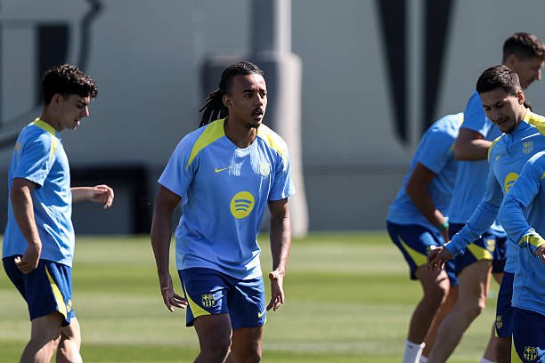 “Барса” машҳур футболчисидан воз кечадиган бўлди