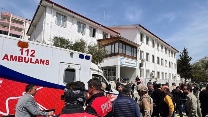 Мактабдаги ҳужум юзасидан тергов: Саккизинчи синф ўқувчиси отасининг қуролидан фойдаланган