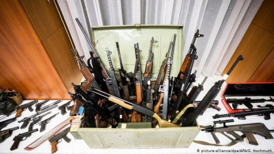 Avstriyada ekstremistlarning qurollari musodara qilindi