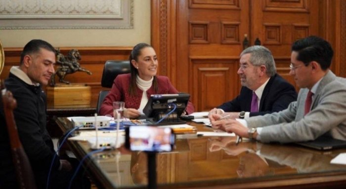 АҚШ етакчиси билан "ажойиб суҳбат" ўтказилди