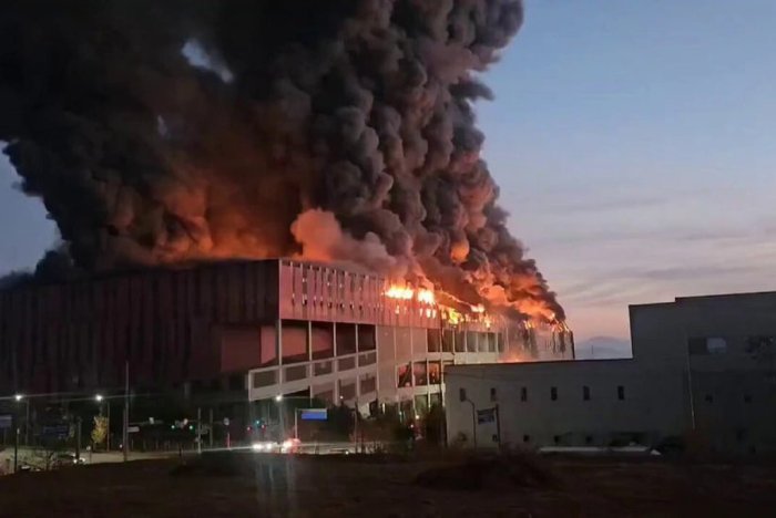 Janubiy Koreyada ulkan logistika ombori yonib ketdi