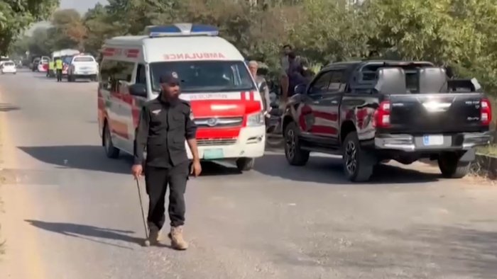 Покистон бош вазири террорчилик ҳужумида Ҳиндистонни айблади