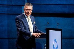 Ғарбий Германия мисолида Украинага НАТО аъзолиги таклиф қилинди