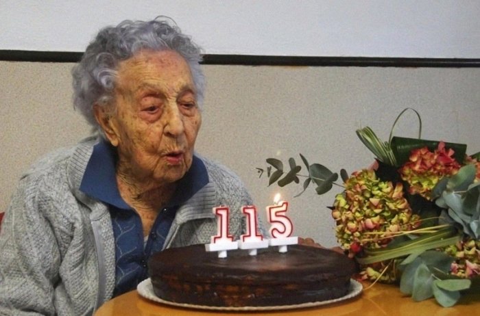 Bezorilik porno seks videolar Katta mushuk oyinchoqlari