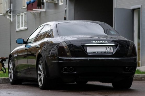 Maserati эгаси йўллардаги чуқурлар сабаб Россия ҳукуматидан 7300 доллар ундирди