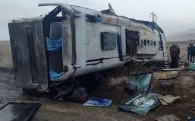 Эрондан депортация қилинган афғонларни олиб кетаётган автобус ҳалокатга учради: ўнлаб ҳалок бўлди