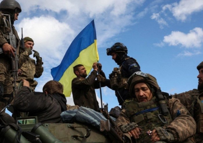 Агар Украина кўпроқ қурол олса, Россияга қарши ҳужумга ўтиши мумкин — Politico