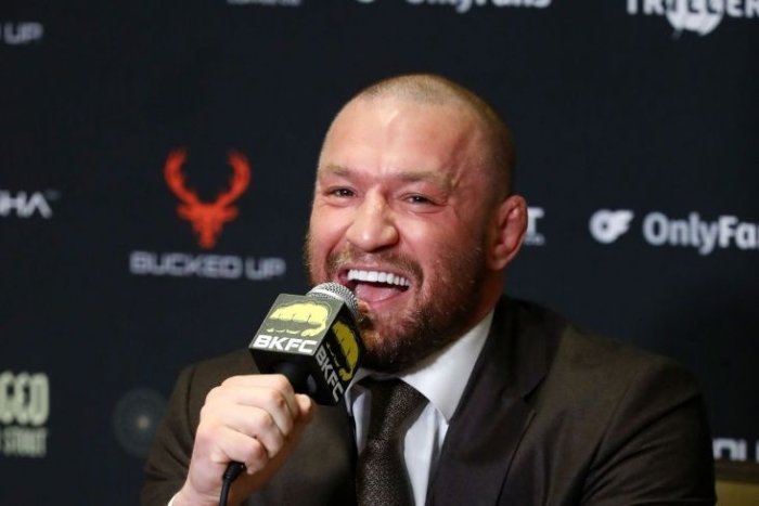 "Makgregor Amerikaning 250 yilligi munosabati bilan Oq uyda jang qiladi"