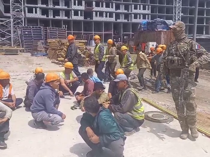 Curvy eshaklar uy qurilishi porno