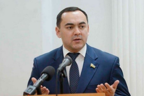 «Ётоқхоналарда ўғил болалар ва қиз болаларнинг битта қаватда яшаши жуда уятли» — олий таълим вазири